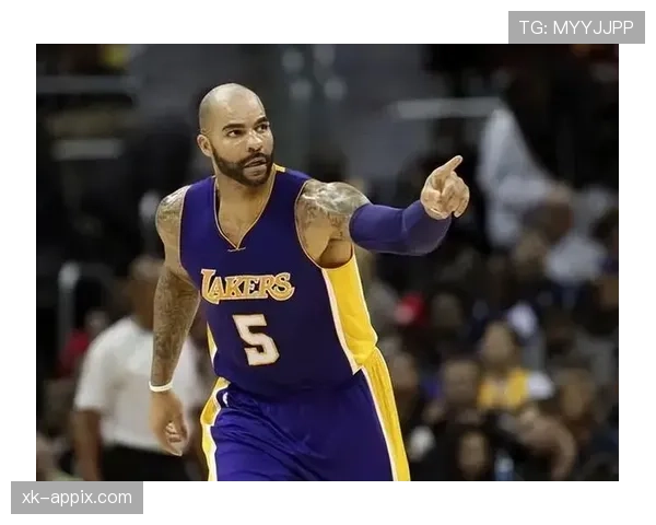 卡洛斯·布泽尔突破拉开内线空间提升球队二次进攻效率